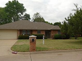 907 Willow Creek Dr, Mansfield, TX 76063