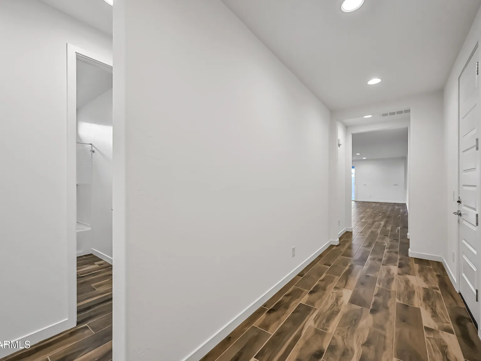 4 bed, 3.0 bath, 2524 sqft, $2,999 — Photo 3