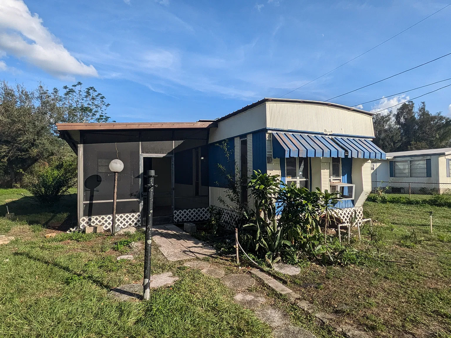 3 bed, 792 sqft, $1,300 — Photo 2