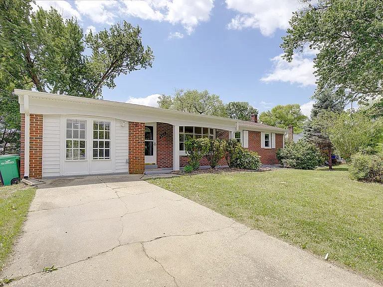 6417 Kaine Dr — Photo 2