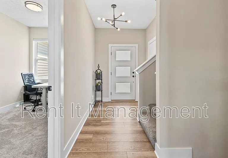 6910 Stony Point Dr — Photo 7