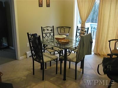 2nd image of 5 Applewood Ln