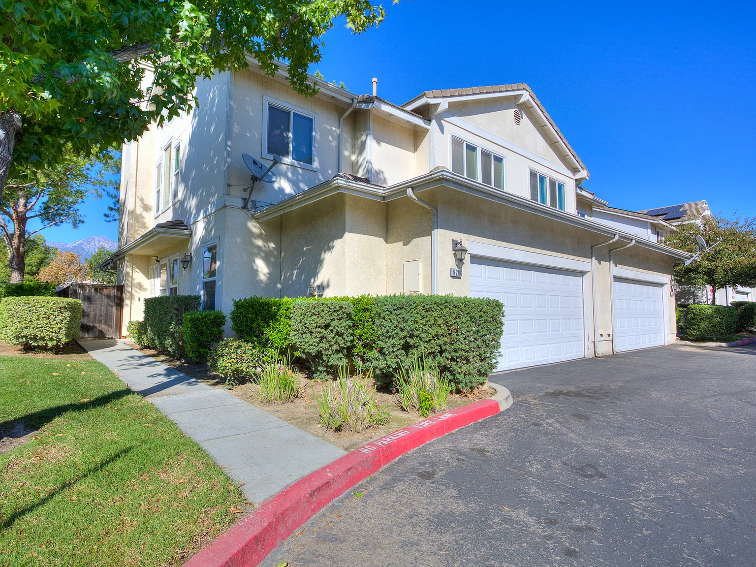 4 bed, 2001 sqft, $3,500 — Photo 1