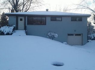 105 Crosstree Rd, Coraopolis, PA 15108