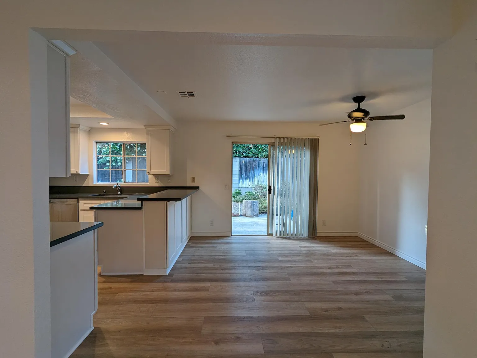 725 W Lemon Ave — Photo 1