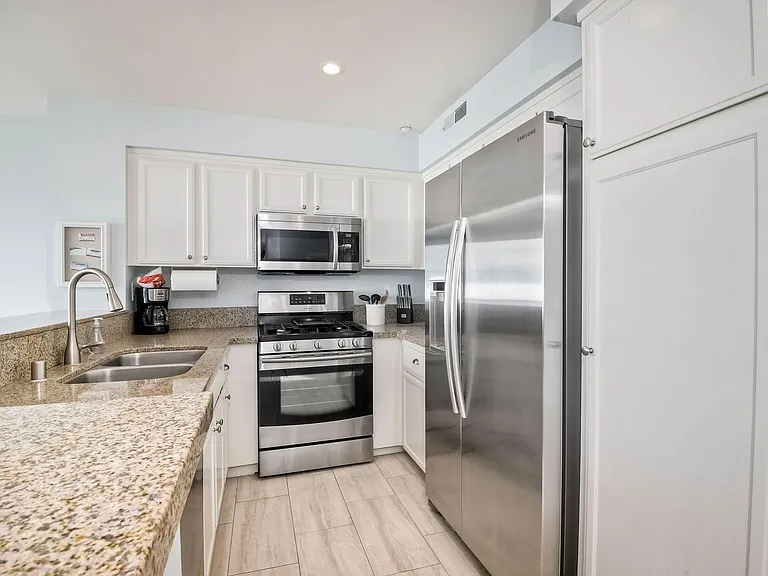 501 N Pacific St #10 — Photo 11