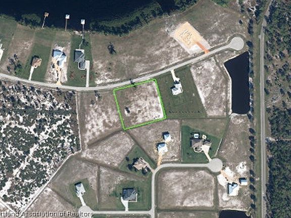 3rd image of 4011 Camp Shore Dr