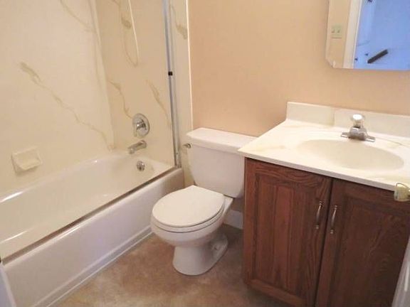 Bathroom Upstairs Main