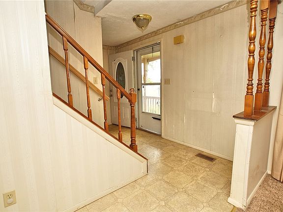 3rd image of 246 Wren Dr