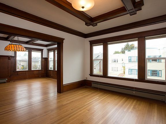 Living room (poss. 3rd bedroom)