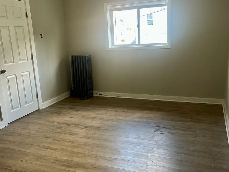 1010 Main St #2 — Photo 7
