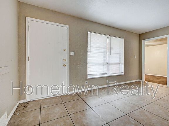 4th image of 1833 NE 51st St