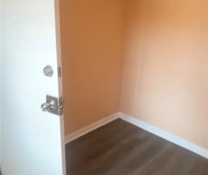 356 S Gless St — Photo 12