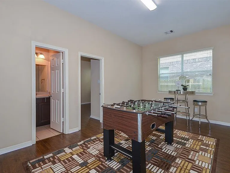 4107 Elk Bluff Ln — Photo 9