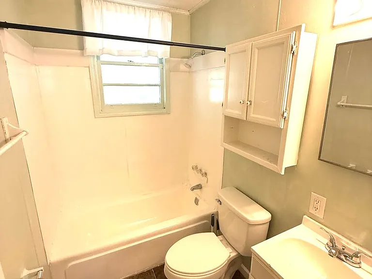 2401 Overhill Rd — Photo 11