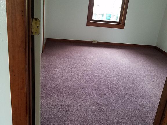 5th image of 108 Riverview St