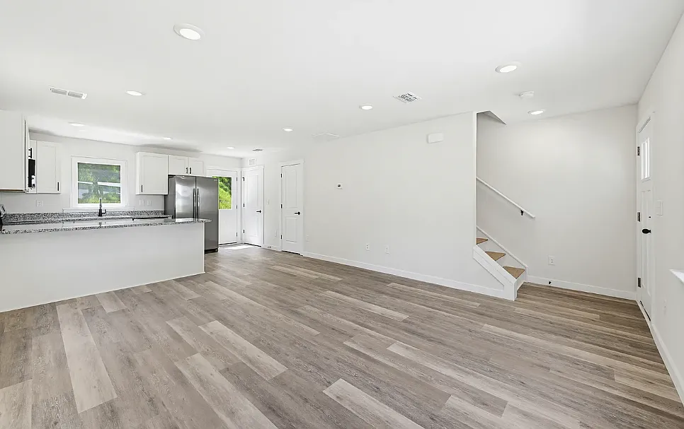 2 bed, 1.5 bath, 918 sqft, $1,545 — Photo 4