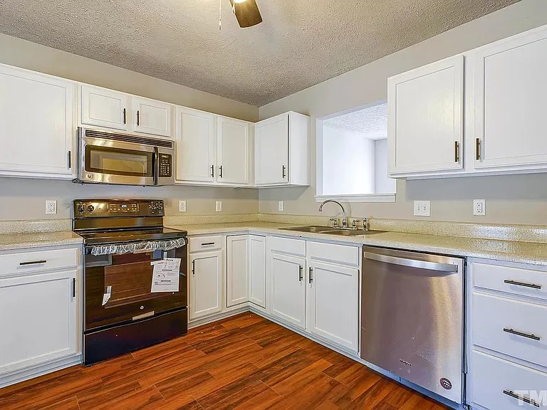 3615 Sana Ct — Photo 19