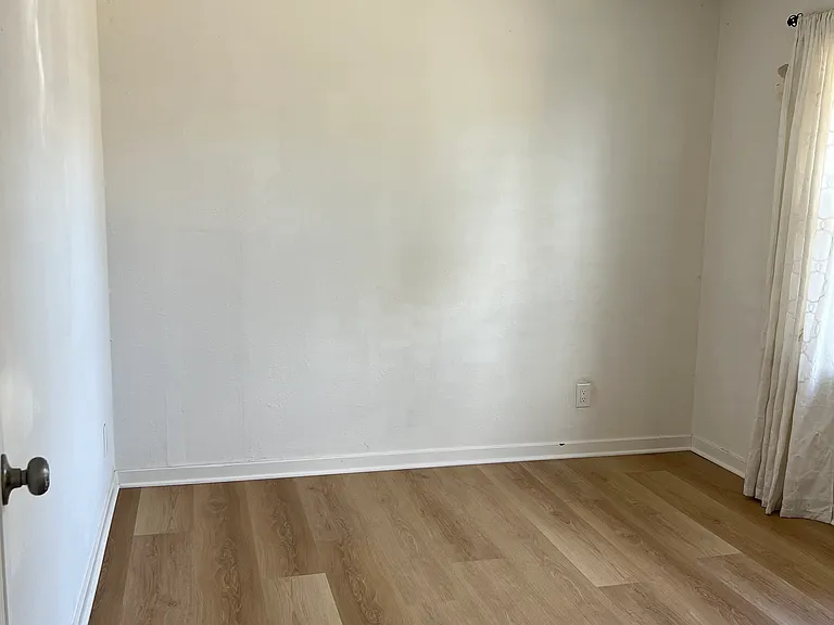 313 Seacliff Dr — Photo 9