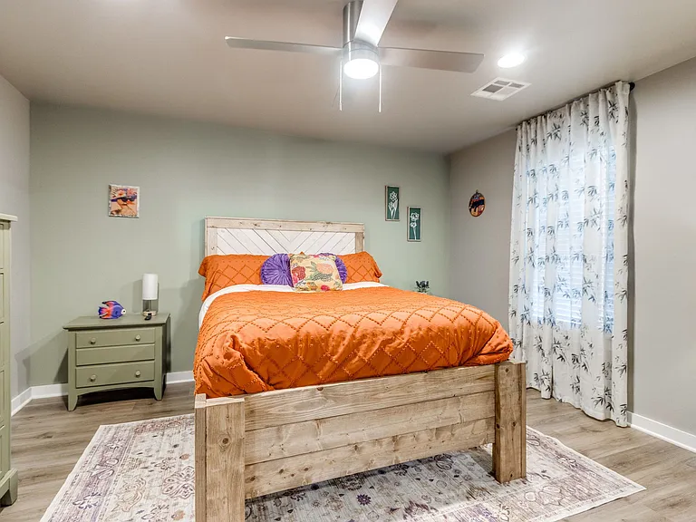 609 Abadan Dr — Photo 25