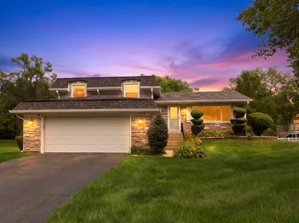 4425 Thornbark Ct, Hoffman Estates, IL 60192