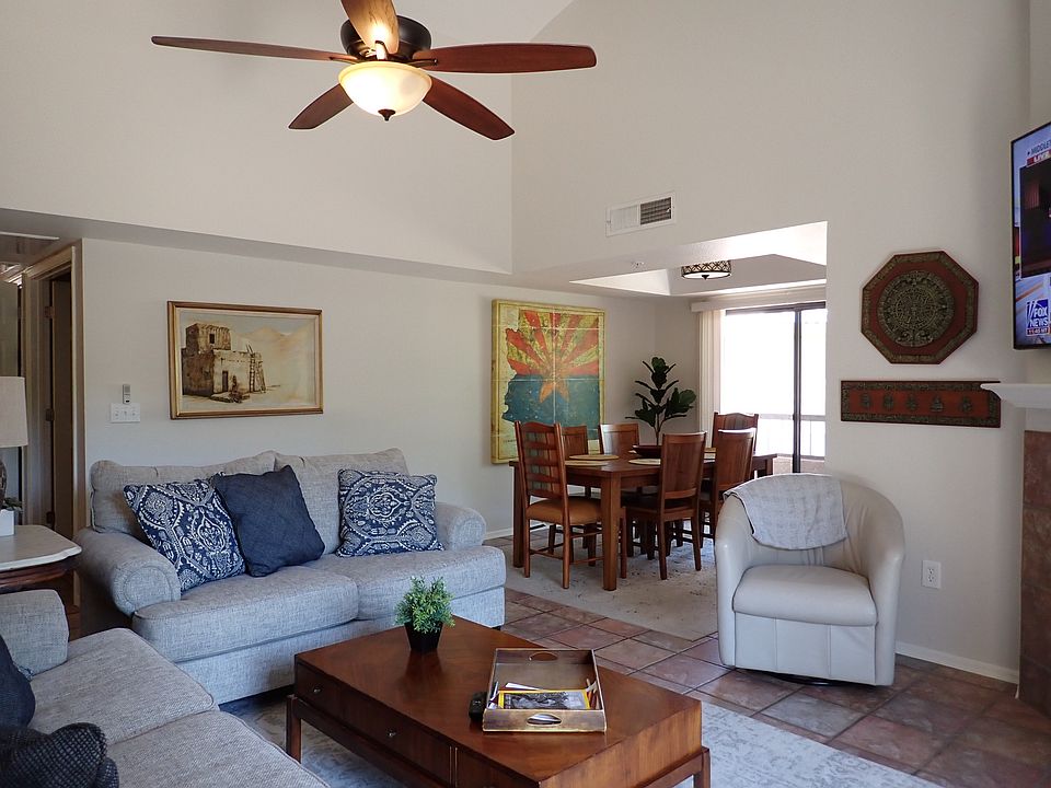 Living Room & Dining Table for 6