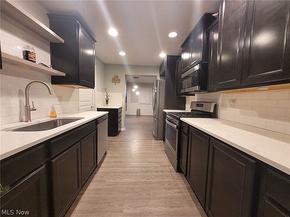2nd image of 32307 Glen Arden Dr