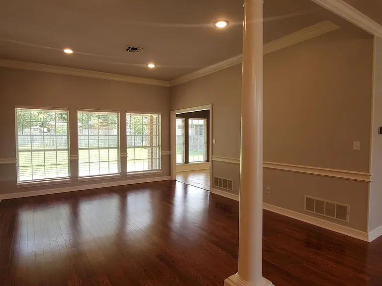 18257 Springmill Ct — Photo 24