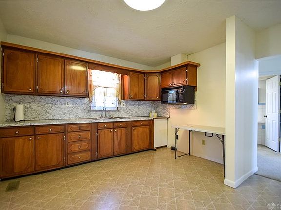 3rd image of 2329 Lodell Ave