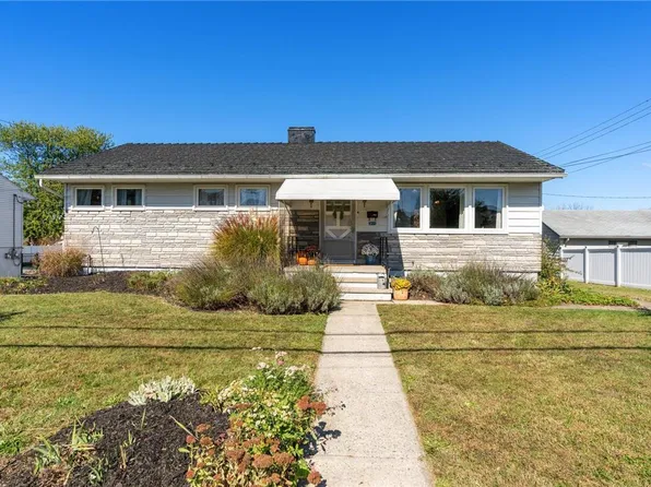 311 W Franklin St, Topton, PA 19562