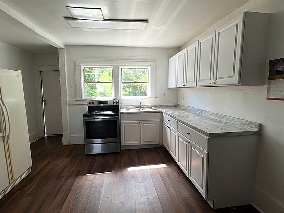 5th image of 2500 33rd St S