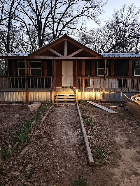 1st image of 148 E Golden Oaks Dr