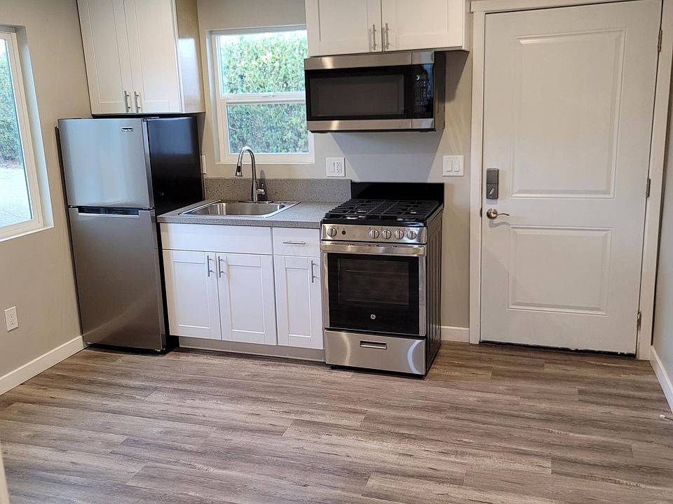 1st image of 8940-42 Kenwood Dr
