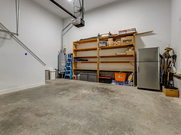 2077 Sherbrooke Ln — Photo 33