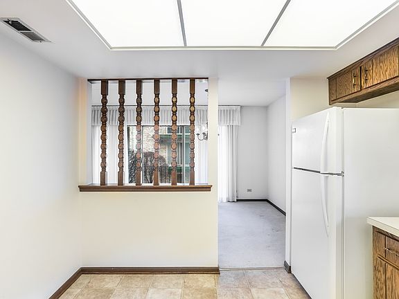 4th image of 4041 W 97th St APT 1S
