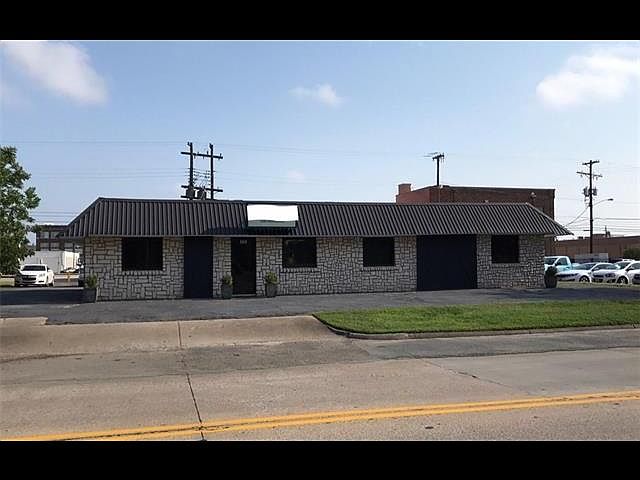 1st image of 505 W Crawford St