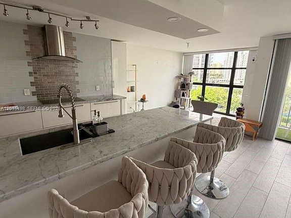 2nd image of 400 Leslie Dr APT 508