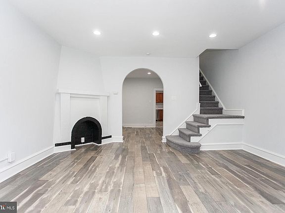 2nd image of 615 Jamestown Ave