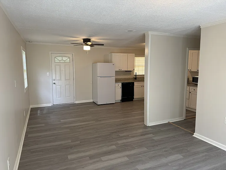 2408 Melody Ln NW — Photo 6