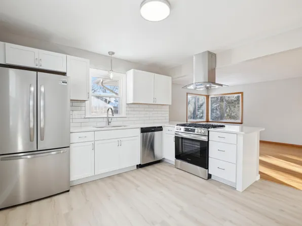 3435 Halifax Ave N, Robbinsdale, MN 55422