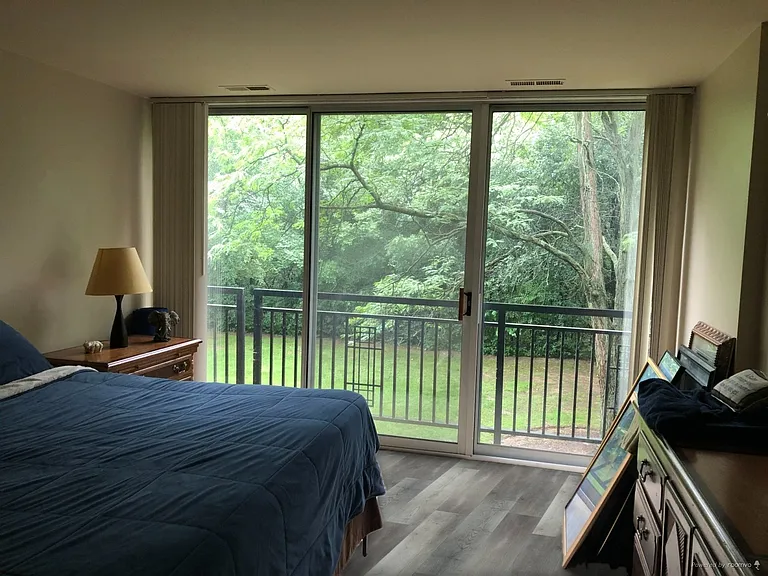 1833 Four Lakes Ave #2M — Photo 9
