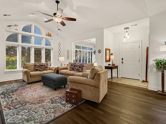 5th image of 1433 Saint Thomas Circle #E 4