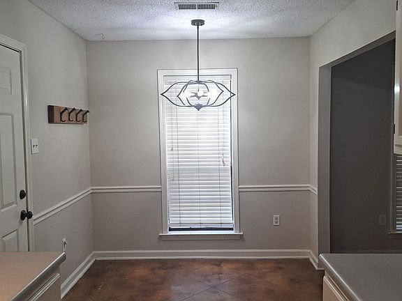 5th image of 6287 Barwick Dr