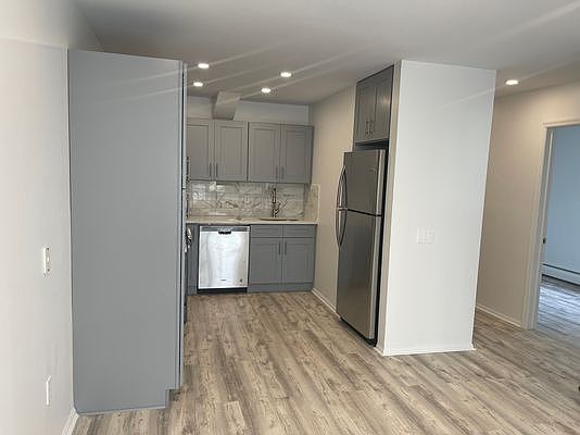 2nd image of 21-01 41st St #A