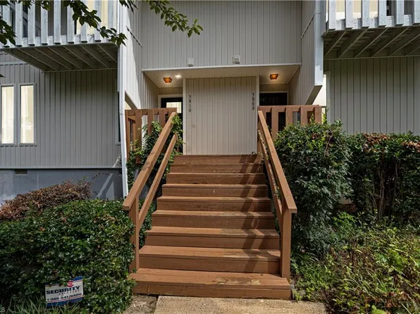 3810 Heathrow Dr, Winston Salem, NC 27127