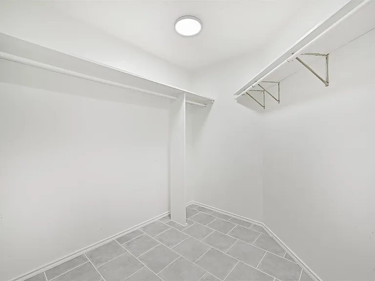 5220 Krueger Dr — Photo 40