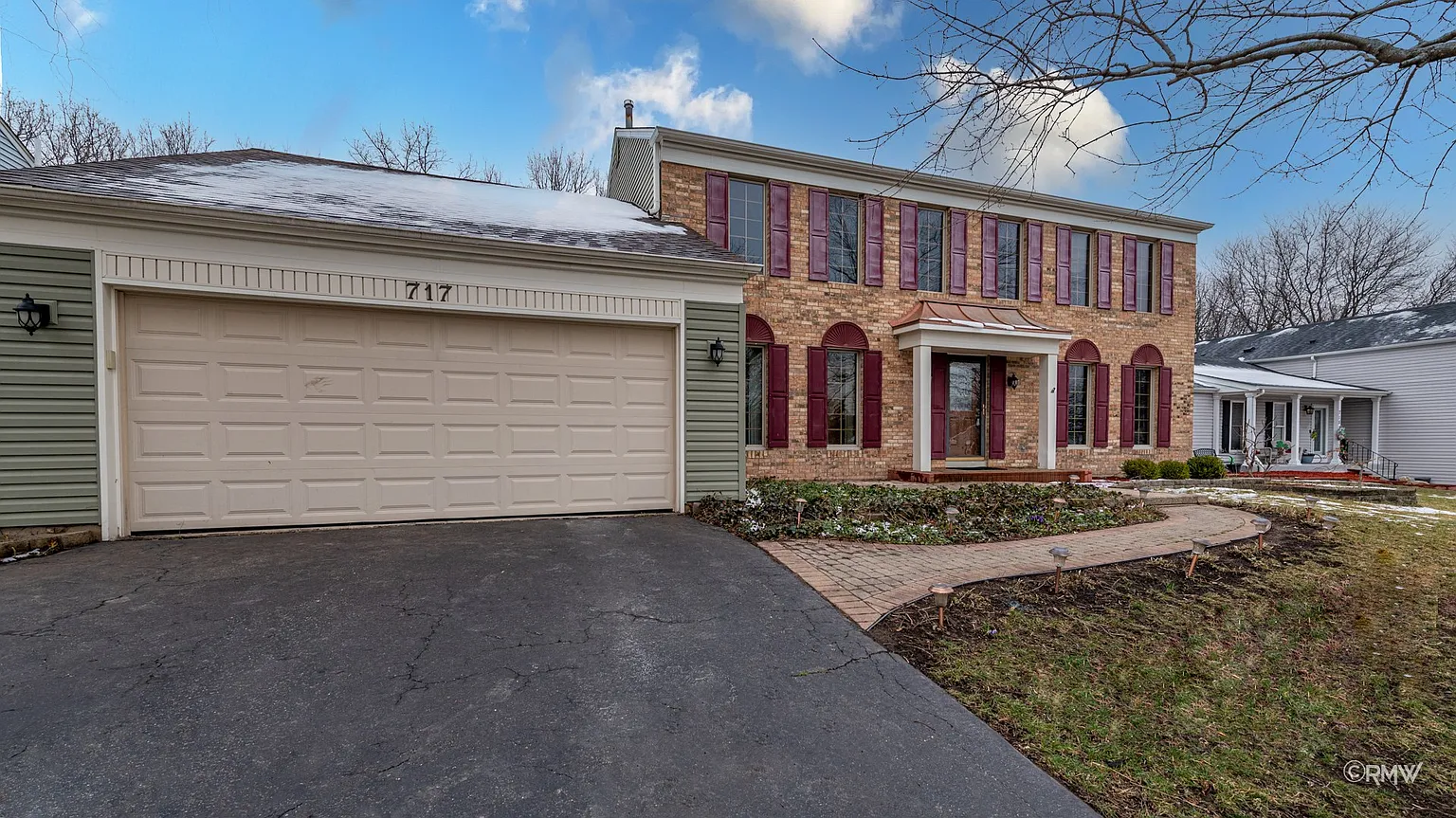 717 Hickory Ln photo 1