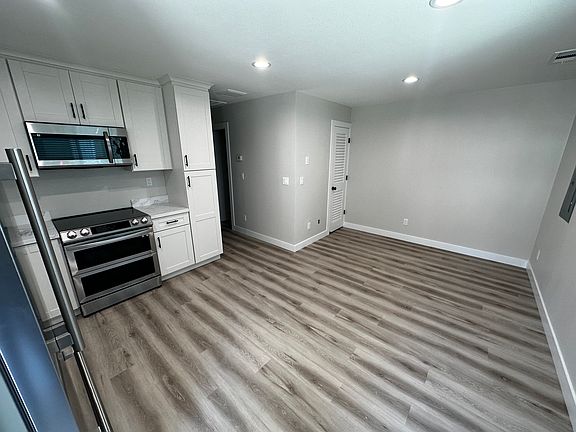 2nd image of 386 N 6th St #1