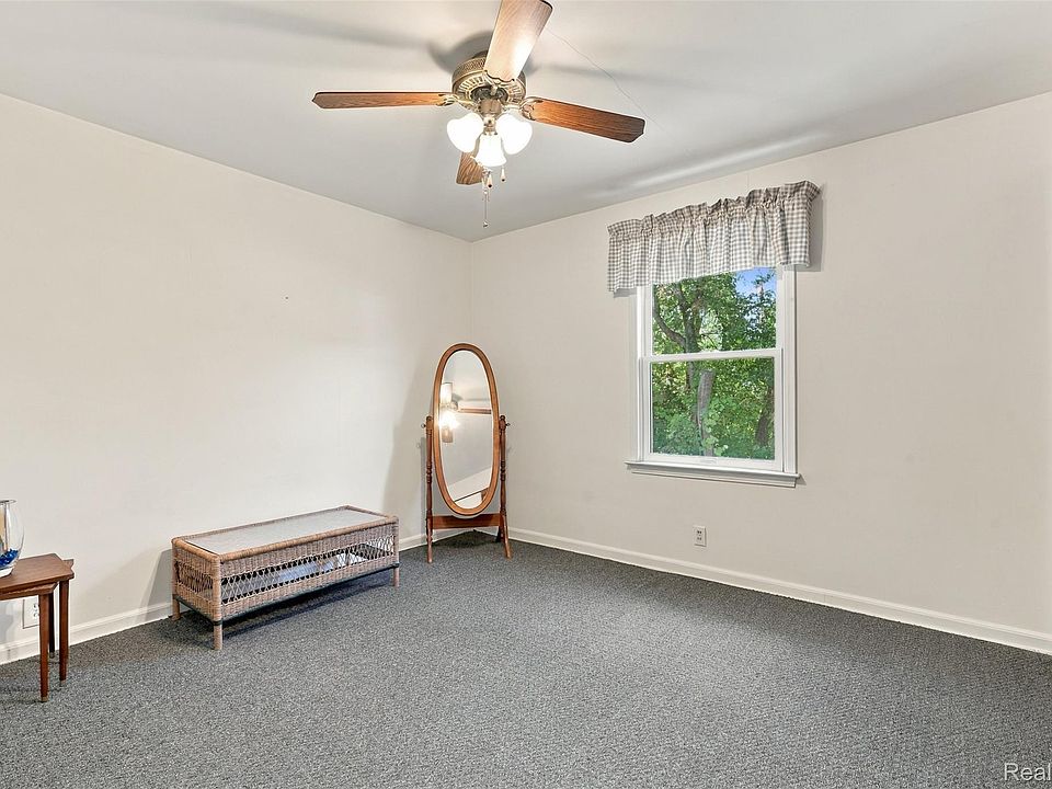 804 E Avon Rd, photo 24