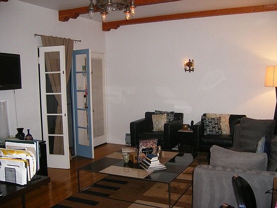 2nd image of 1129 Masselin Ave